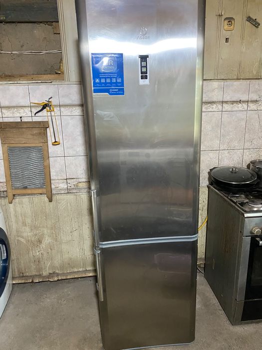 Продам Холодильник.