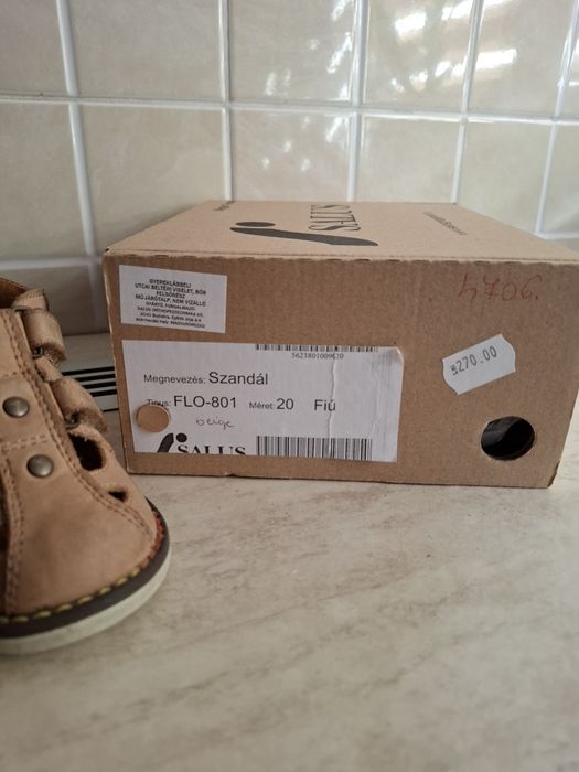 Sandale închise ortopedice mărimea 20