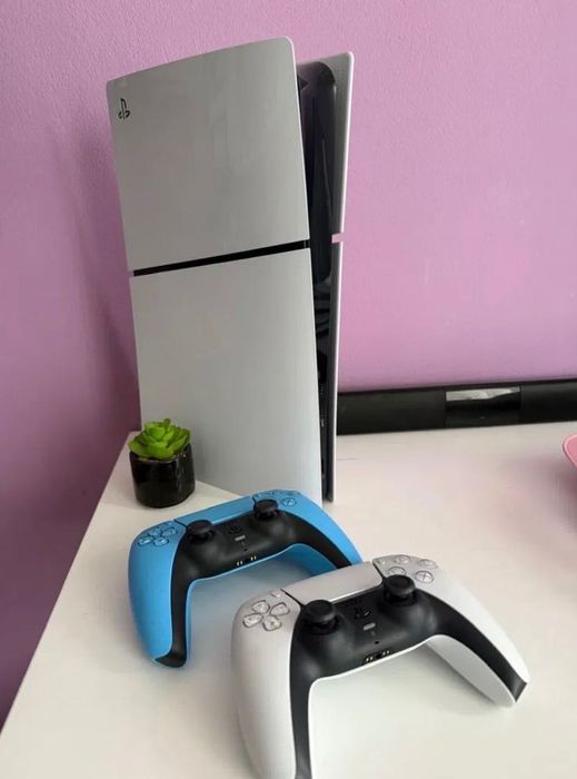 Vând ps5 slim Digital Edition