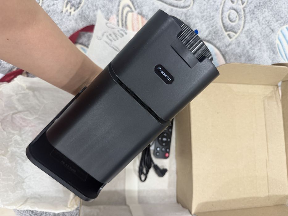 Proektr, damashniy kinoteatr uchun