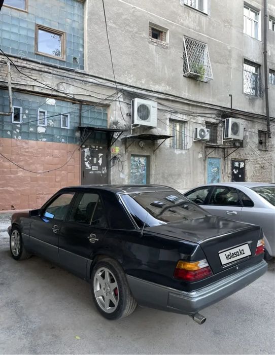 Мерседес 124 / Ешка / Черный Мерс