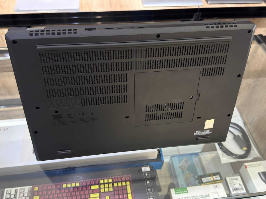 LENOVO ThinkPad P15 Gen 2 Core i7-11850H ram32 ssd512 Quadro T1200 4Gb