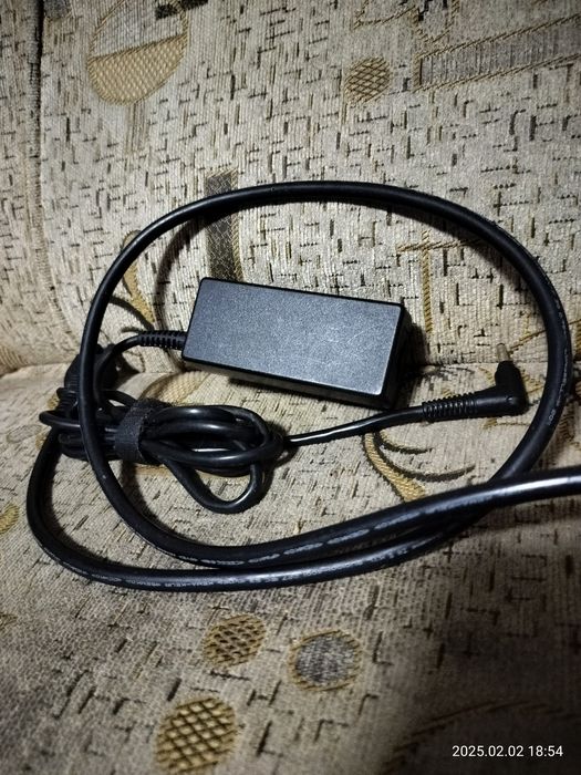 Зарядка от ноутбука HP.