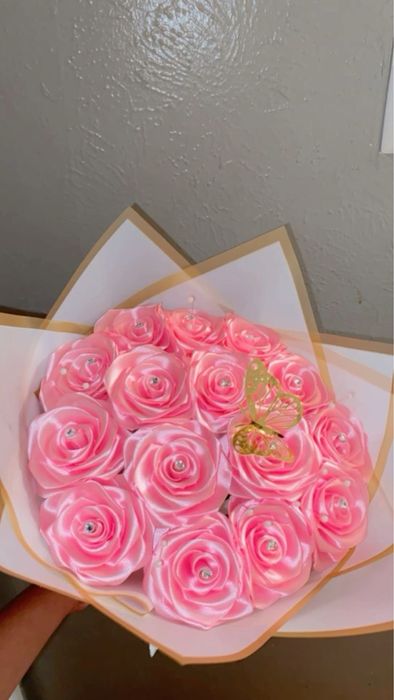 Атласный Букет роз, бабочки