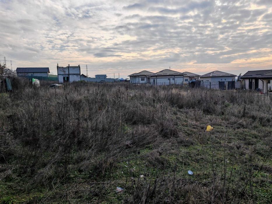 Teren intravilan cu utilitati Simnic -1500mp