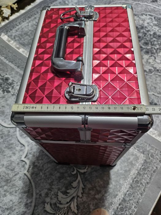 Нов куфар за гримове