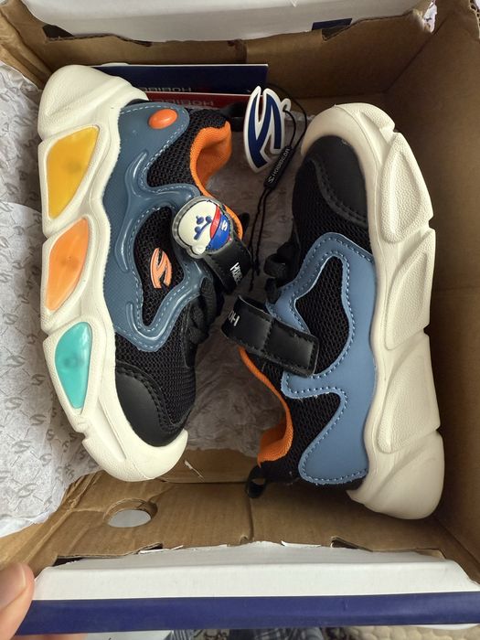 кроссовки детские светящиеся