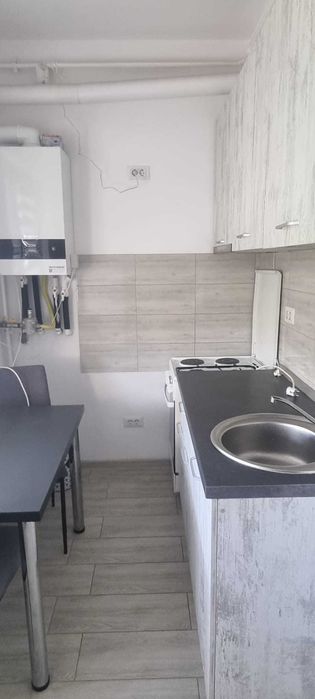 Închiriez garsonieră decomandată zona Central