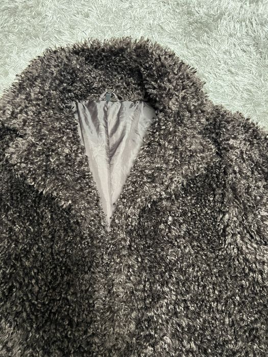 Кафяво дамско яке.