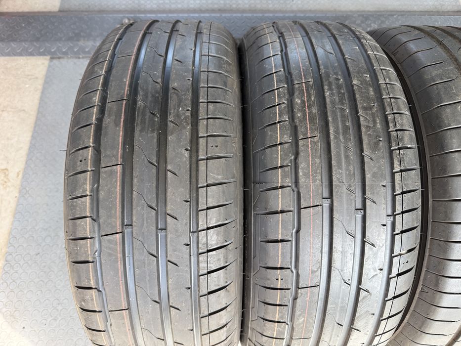 2x2бр. ЧИСТО НОВИ Летни Гуми С Борд 235/55R/18 -HANKOOK+TOYO- DOT:0822+5022 **AO+EV**