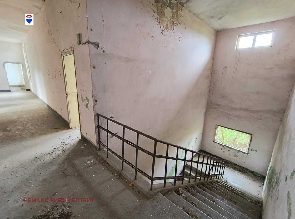 Бизнес имот за продажба в с. Тертер