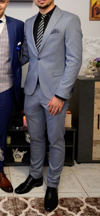 Vând Costum Cesarini 3 piese