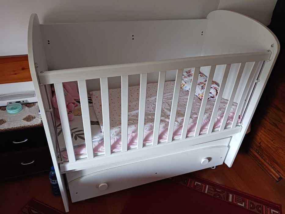 Детско креватче на колелца като ново с подарък матрак 12 см