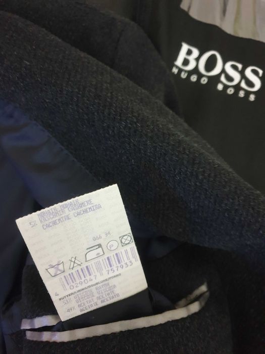 HUGO BOSS ПАЛЬТО новое продам