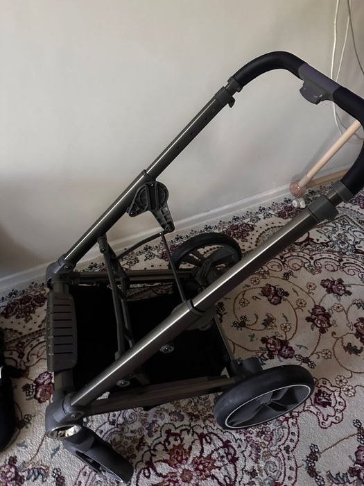 Продам коляюску 2 в 1