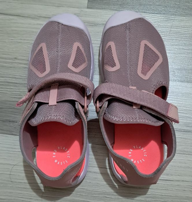 Нови сандали Adidas номер 34