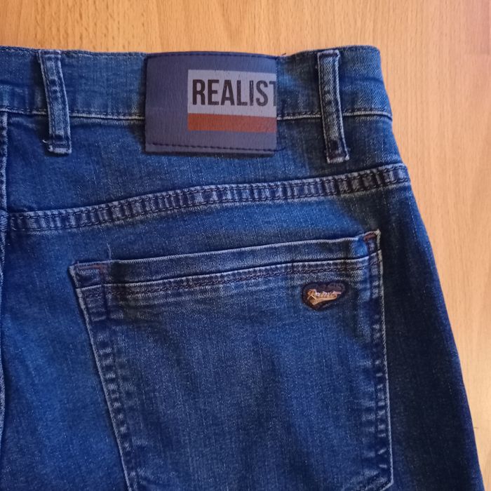 Vand blugi barbati REALIST