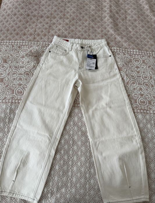 Белые джинсы Dickies