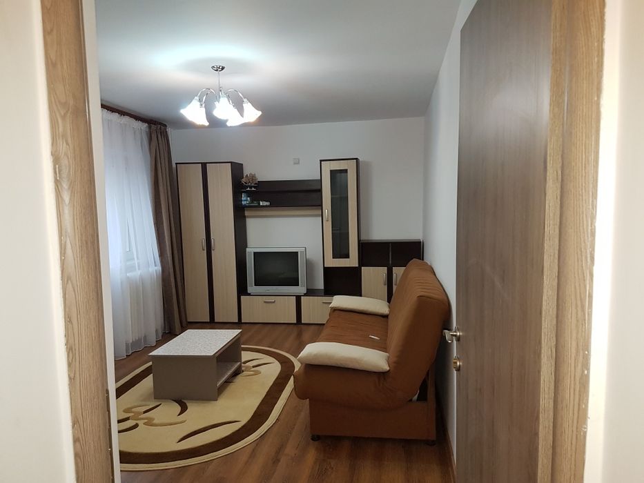 Proprietar / persoana fizica vând apartament decomandat păcurari /canta la bulevard.