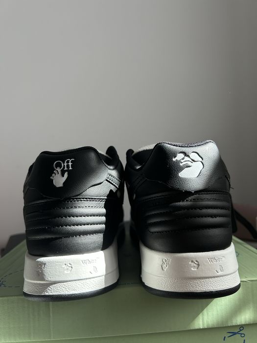 Vand Off-White Out of Office