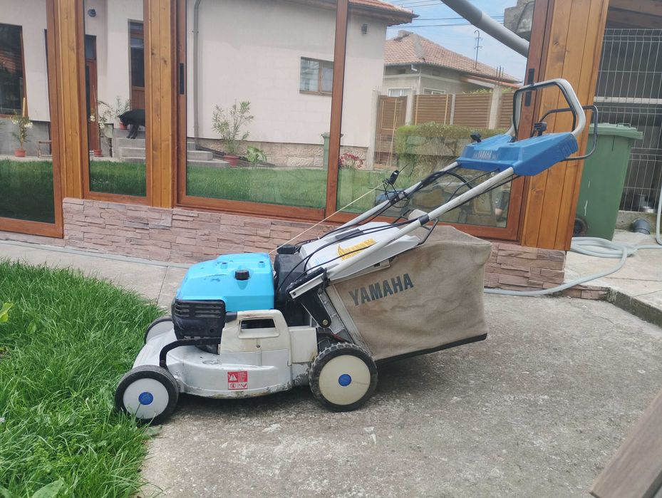 Самоходна косачка Yamaha YLM 553