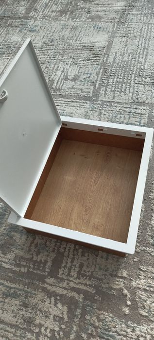 Деревянный ящик , коробка