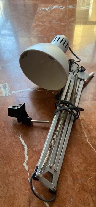 Настольная лампа