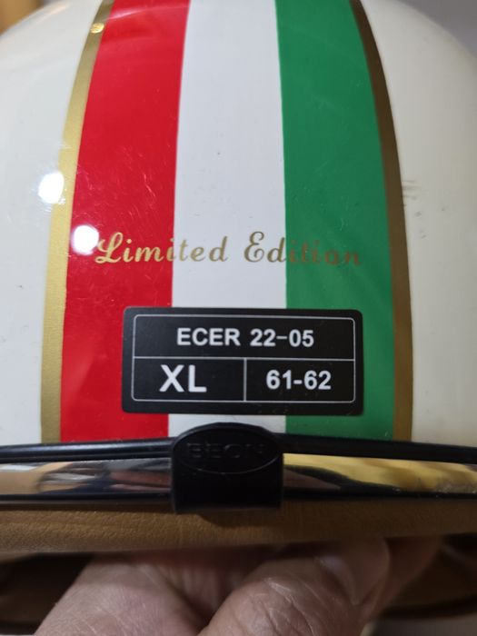 Уникальный ретро мотошлем