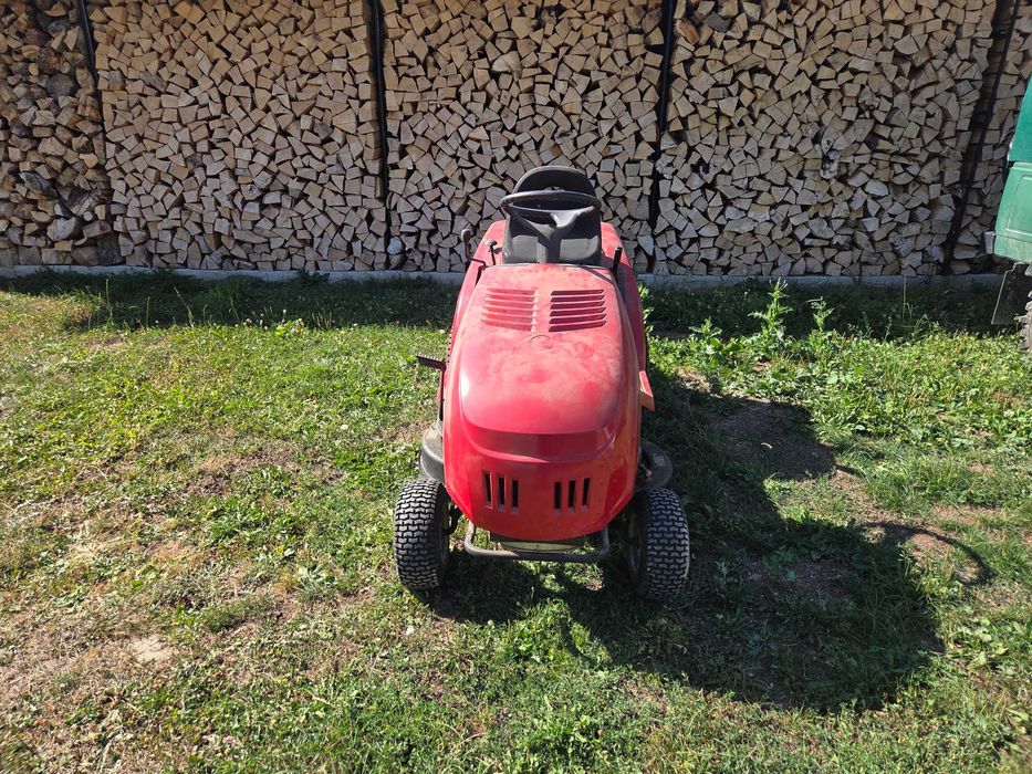 Tractoras tuns iarba Castelgarden 13/92