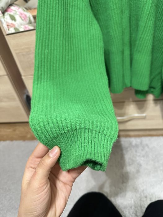 Свитер с бершки, хорошего качетва