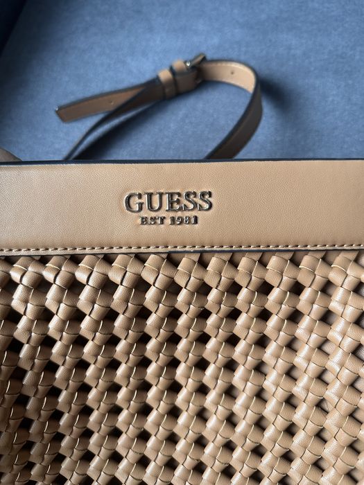 Продам сумку Guess