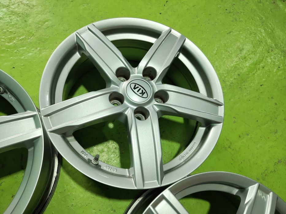 16 5x114.3 Kia Hyundai лети джанти 5х114.3
