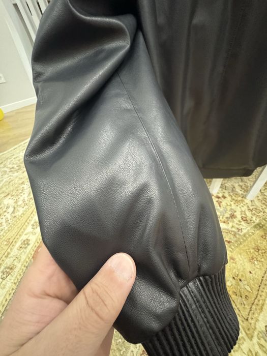 Продам кожаную куртку