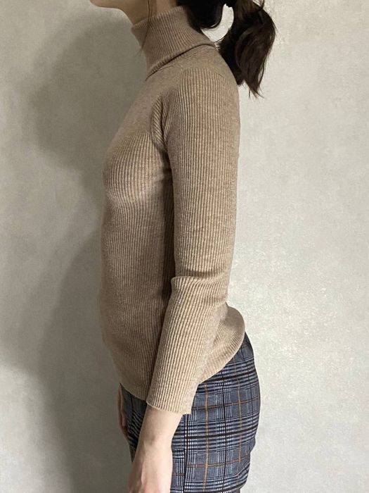 Бежевая водолазка