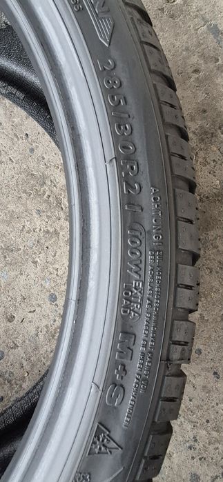 4 anvelope iarna Dunlop 285/30/21.Pretul este pe bucata.