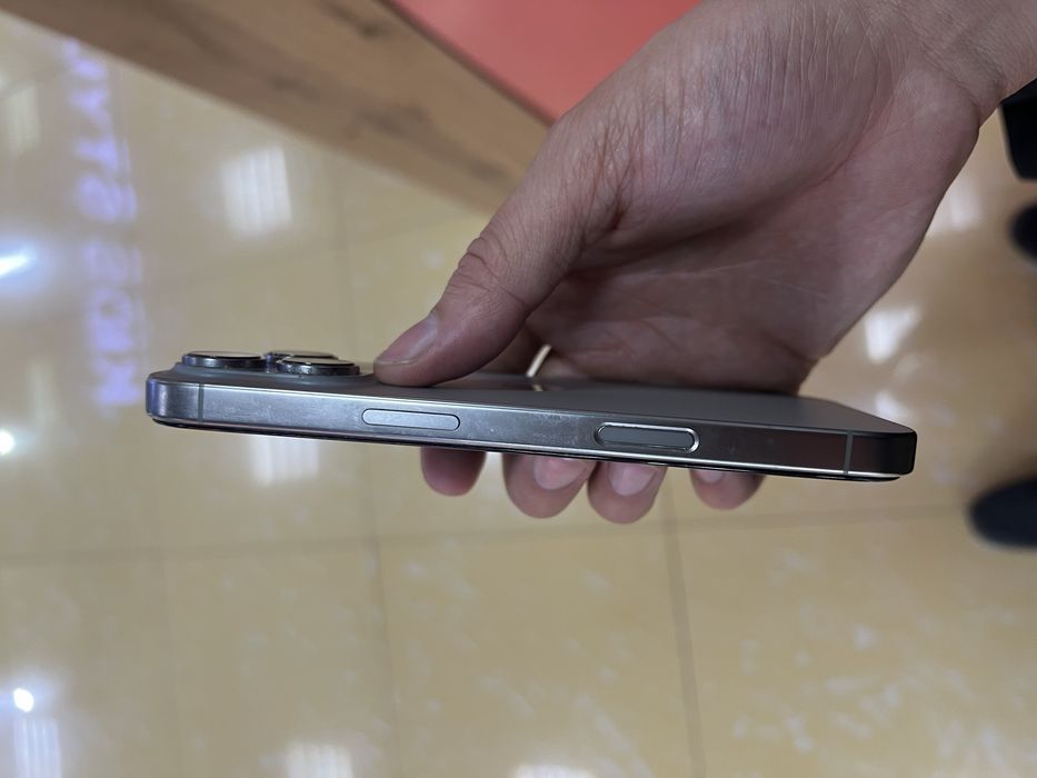 Продам Iphone 16 pro, айфон 16 про