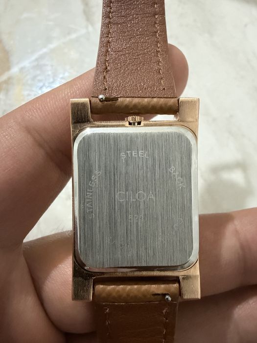 стильные кварцевые часы