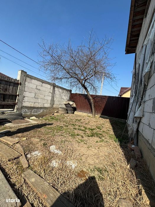 De vanzare casa noua in Roman,P+M, nefinalizata 50.000 euro negociabil