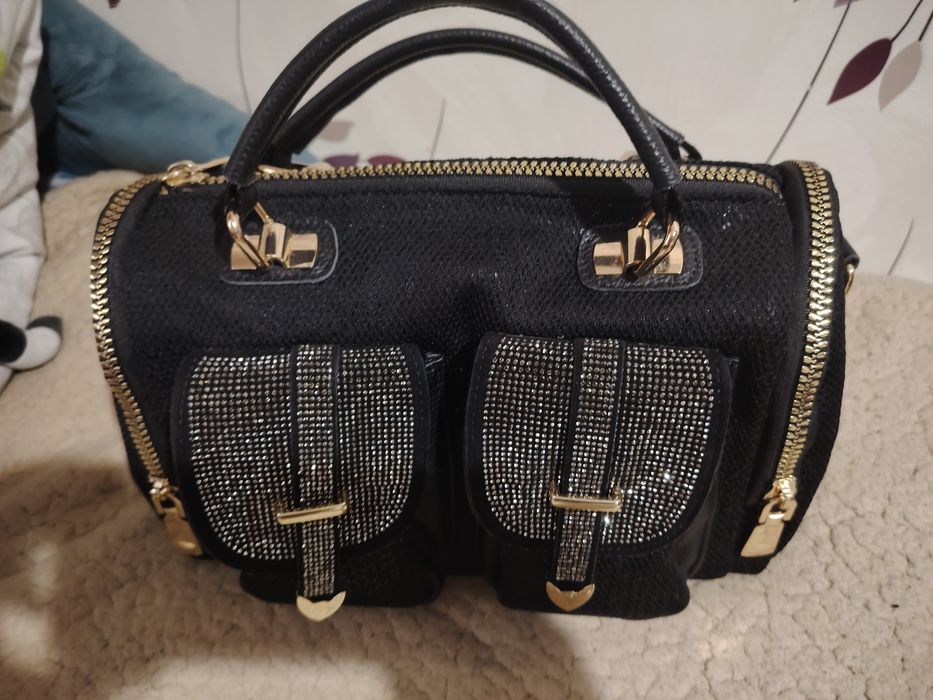 Сумка б/у в очень хорошем состоянии.