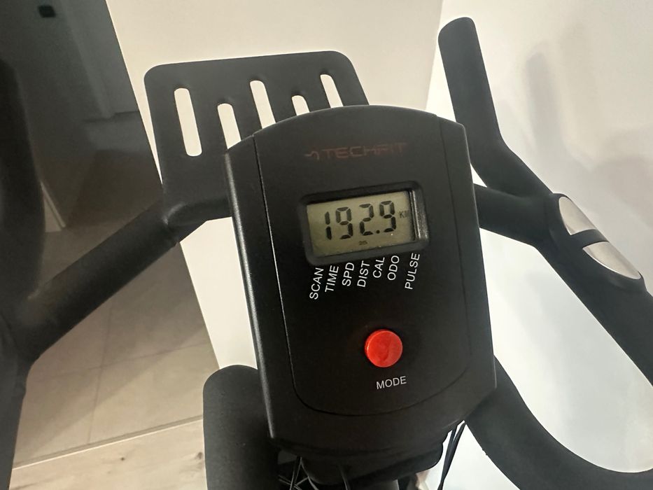 Bicicleta Spinning semiprofesionalaTechfit SBK8000