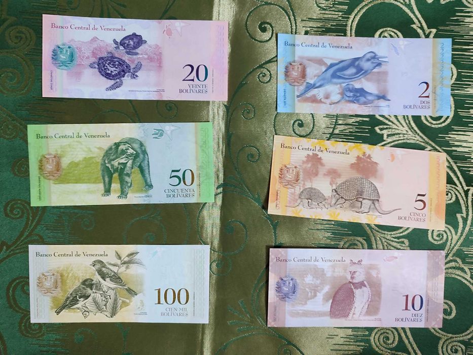 Продам банкноты Камбоджа новые цена за 2шт. Есть  много разных банкнот