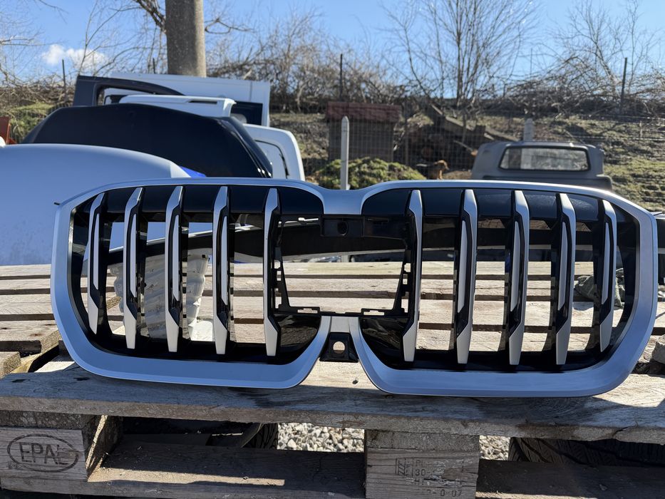 Решетка BMW X1 U11 U12