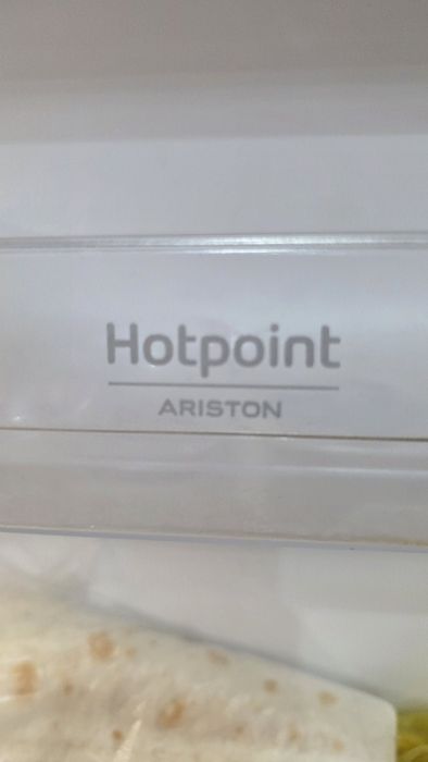Холодильник Hotpoint-Ariston
