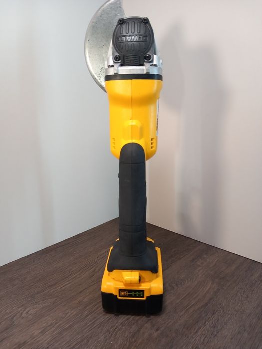 Vând Flex Dewalt DCG 412