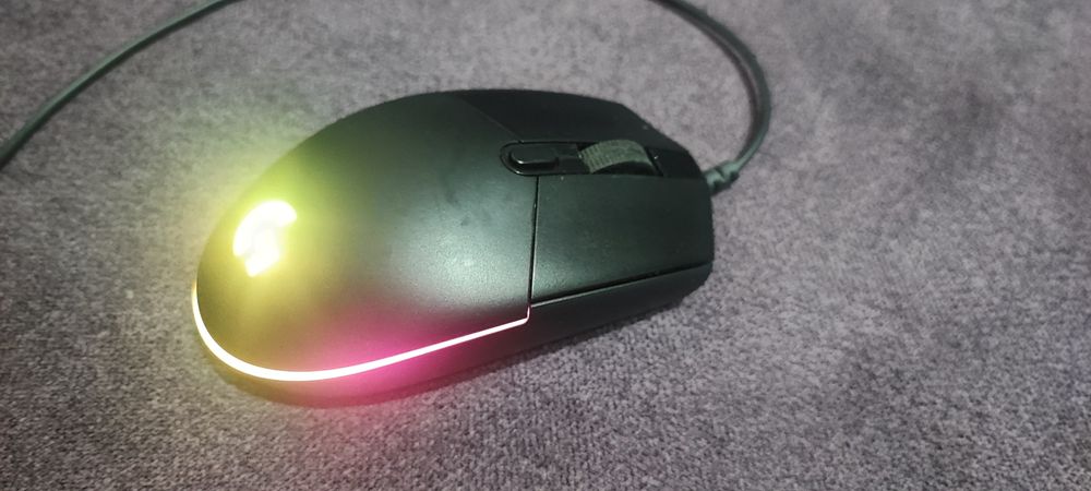 Продам игровую мышь Logitech G102