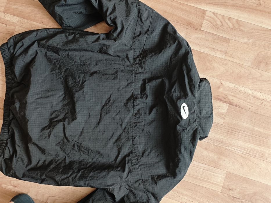 Продам Ветровку Nike