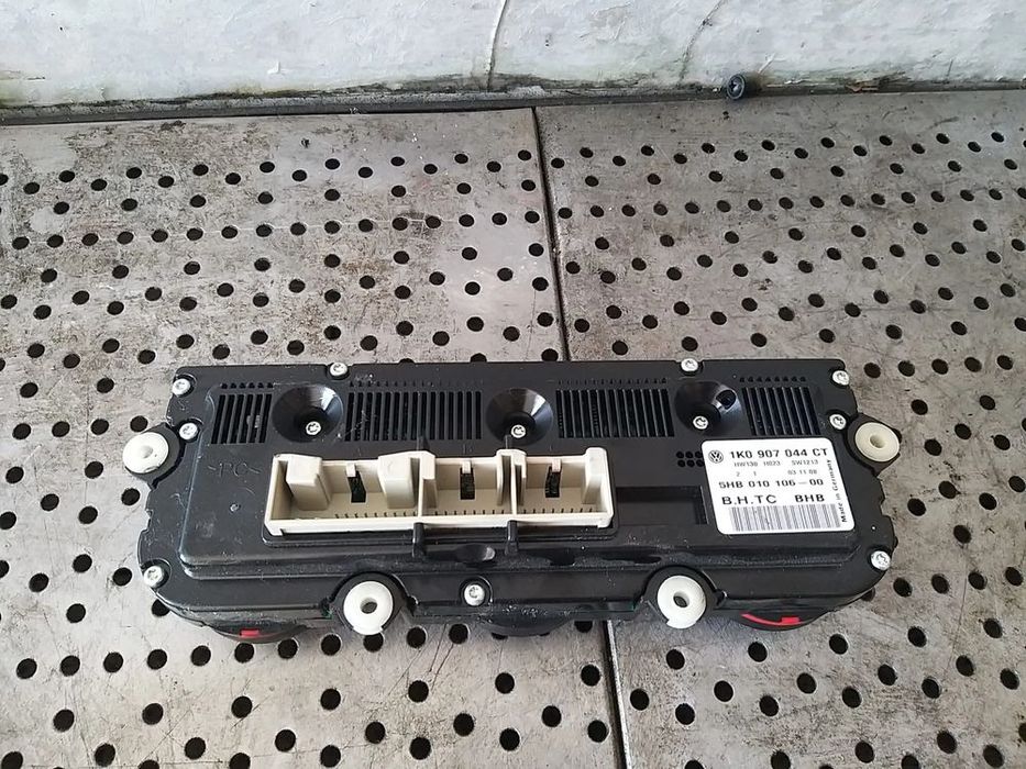 Panou comanda clima ac vw golf 5 1k 1k0907044ct 5hb01010600