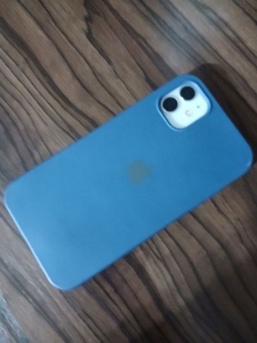 Iphone 11 oz 89% 128 gb shkalat hech qati alishmagan