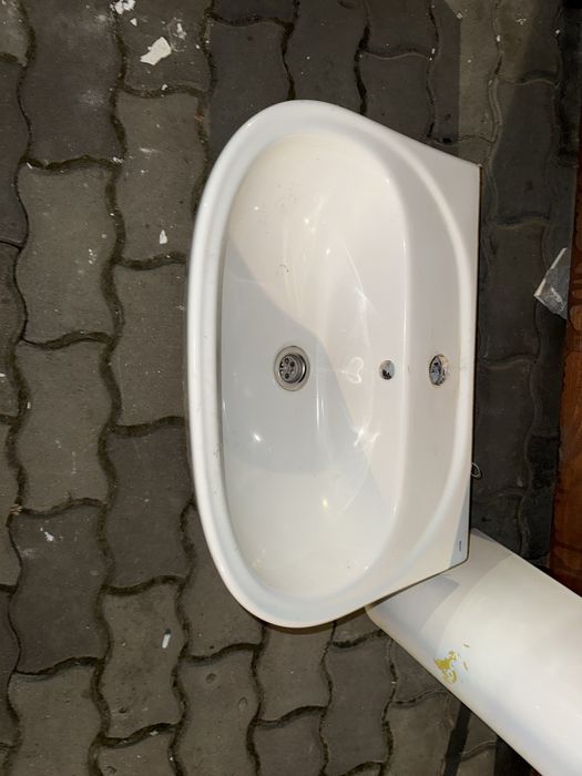 Vand chiuveta cu picior