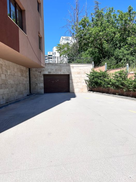 Дава се под наем Гараж / Паркомясто в Варна, Младост 2 - 16 кв.м за 28000 € - Снимка #2